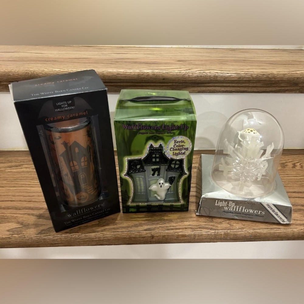 Bath and Body Works Winter and Halloween Wallflower Plug Lot!